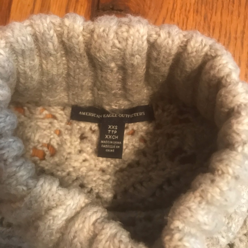 American Eagle sweater